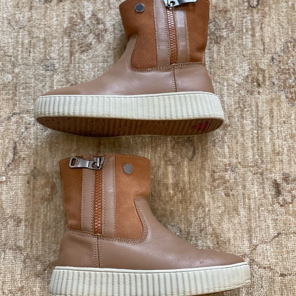 Pajar Side Zip, Wool Fleece Lined Boots in Camel Size 7-7.5 - Picture 11 of 16